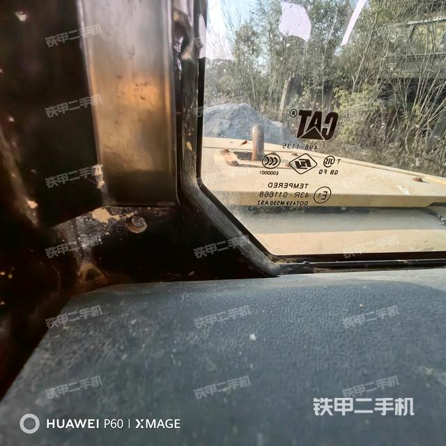 后窗玻璃角標(駕駛室部分) 后窗玻璃角標(駕駛室部分)