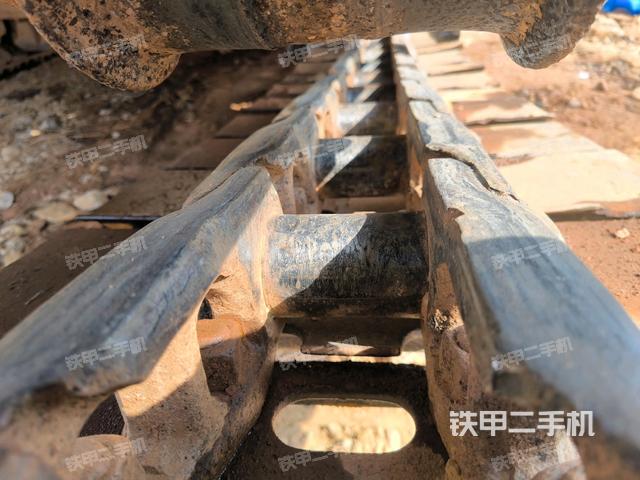 左側(cè)履帶整體?(行走機(jī)構(gòu)) 左側(cè)履帶整體?(行走機(jī)構(gòu))