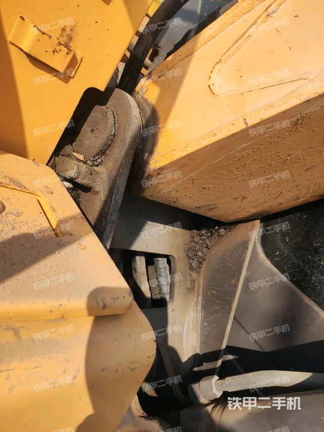 大臂根部?斜（工作和回轉(zhuǎn)裝置）