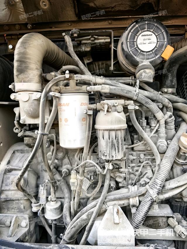 發(fā)動(dòng)機(jī)室(上車部件) 發(fā)動(dòng)機(jī)室(上車部件)