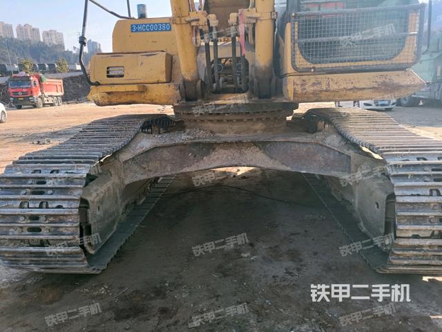 轉(zhuǎn)盤和下車架正前（工作和回轉(zhuǎn)裝置）