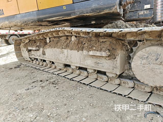 右驅(qū)動(dòng)輪（行走機(jī)構(gòu)）