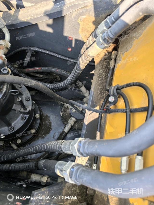 中央回轉(zhuǎn)接頭特寫（上車部件）