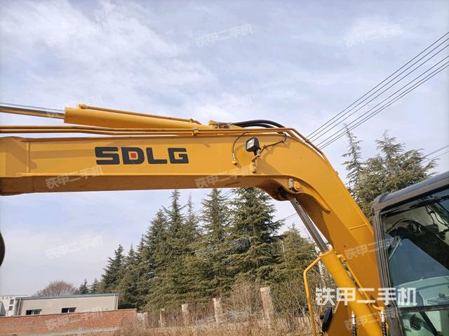 大臂整體?右側（工作和回轉裝置）