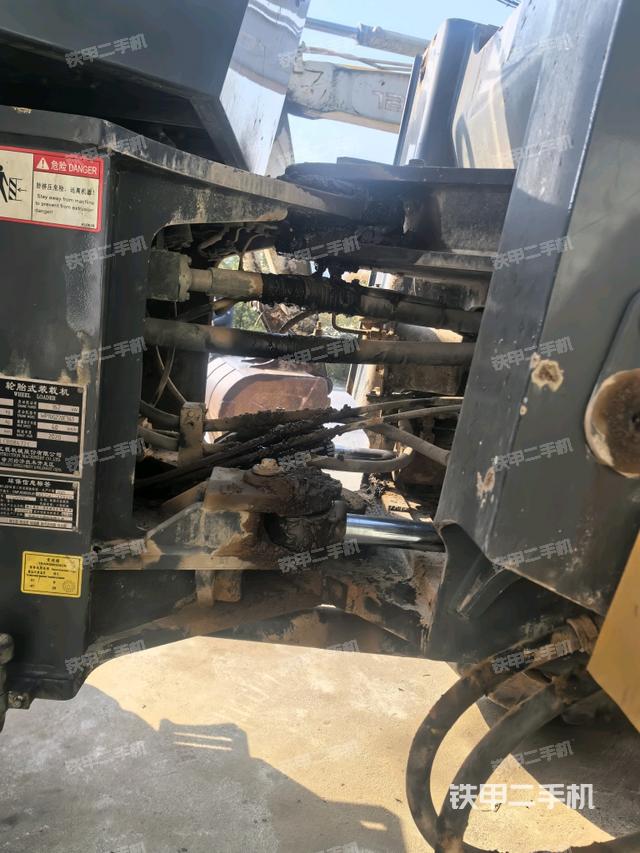 車架鉸接（液壓/傳動系統(tǒng)）