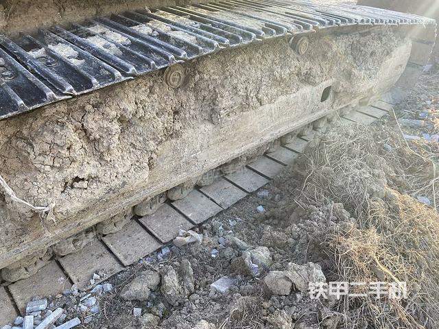 右驅(qū)動輪（行走機構(gòu)）