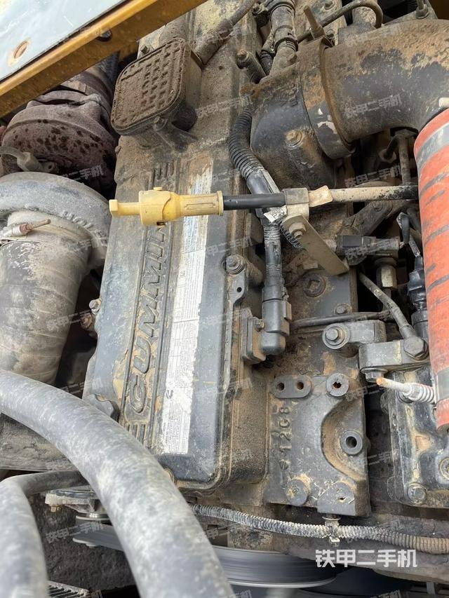 發(fā)動(dòng)機(jī)室（上車部件）