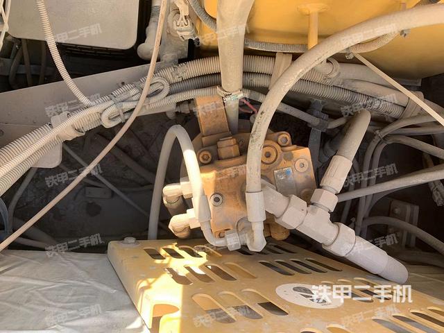 回轉(zhuǎn)馬達和主控閥（整機外觀）