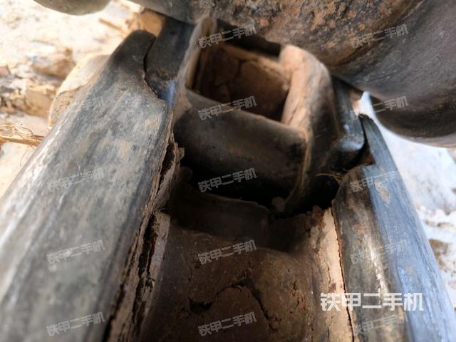 右側(cè)履帶整體(行走機(jī)構(gòu)) 右側(cè)履帶整體(行走機(jī)構(gòu))