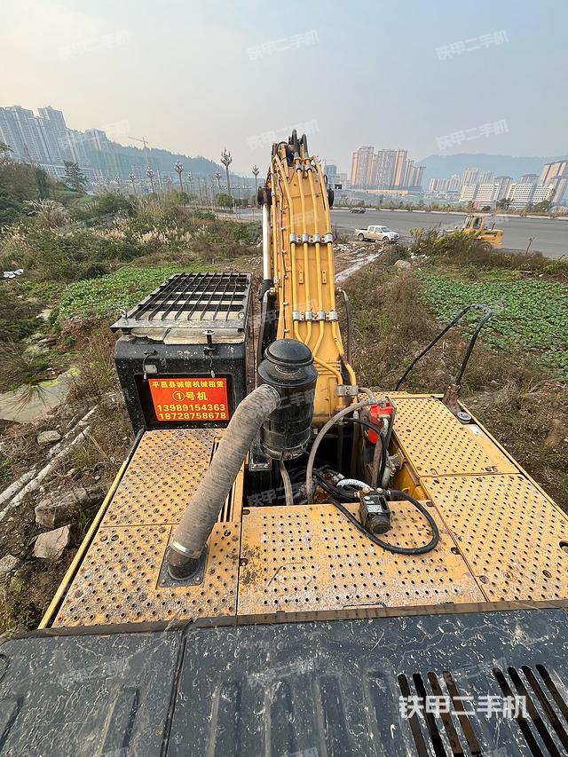 驾驶室顶部（整机外观）