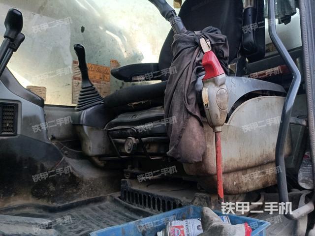 右側(cè)玻璃角標(biāo)（駕駛室部分）