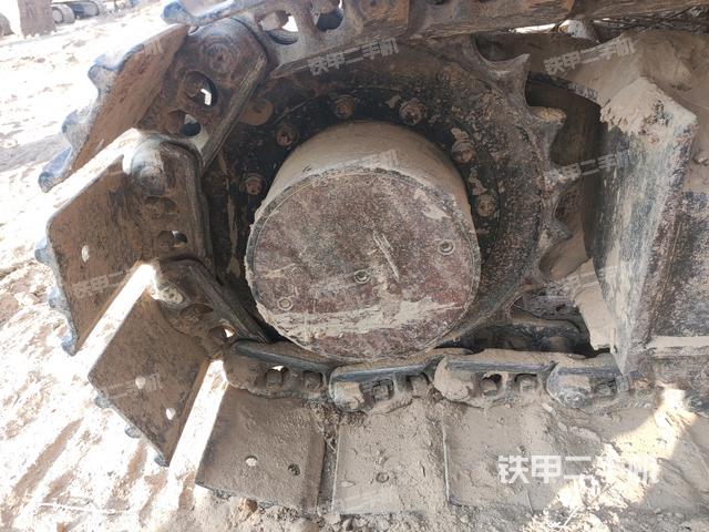 右驅(qū)動輪（行走機(jī)構(gòu)）