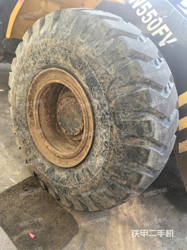 右前輪（行走機(jī)構(gòu)）