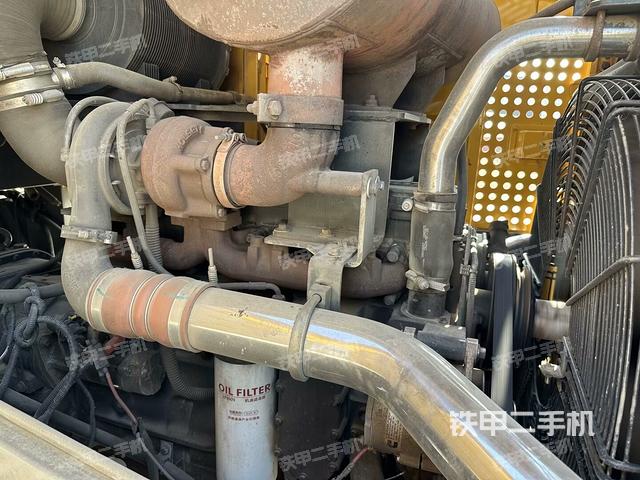 發(fā)動(dòng)機(jī)右側(cè)（整機(jī)外觀及大件）