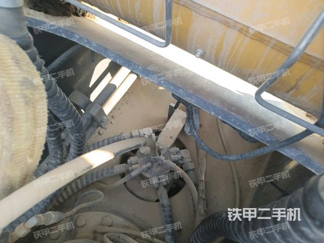 中央回转接头特写（上车部件）