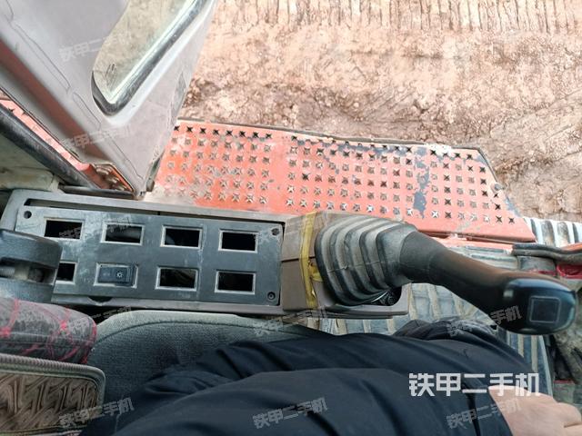 座椅左側控制臺/音響/含左手柄（駕駛室部分）