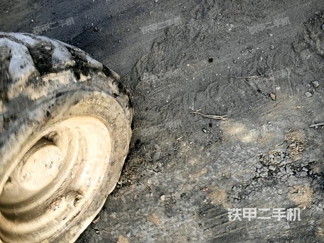 左驅(qū)動(dòng)輪(行走機(jī)構(gòu)) 左驅(qū)動(dòng)輪(行走機(jī)構(gòu))