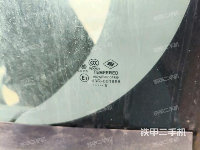 后窗玻璃角標(駕駛室部分) 后窗玻璃角標(駕駛室部分)