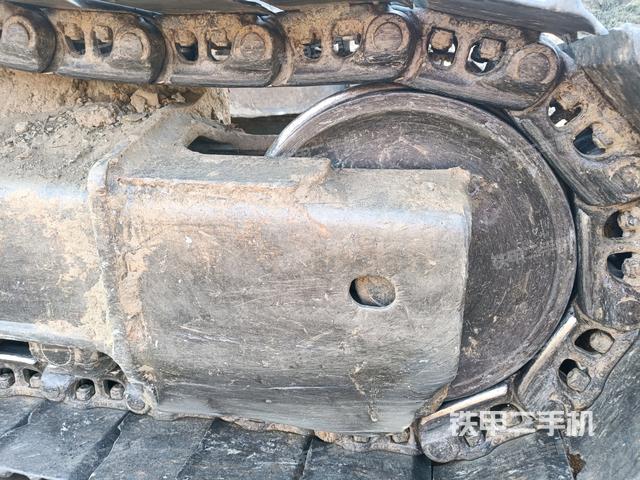 左驅(qū)動輪（行走機(jī)構(gòu)）