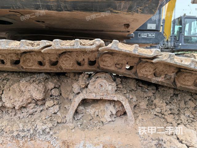 左側(cè)行走馬達蓋板（行走機構(gòu)）