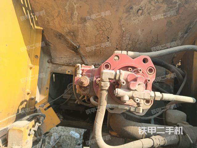 液壓泵斜45?左(大件艙室) 液壓泵斜45?左(大件艙室)