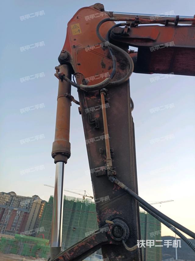 小臂整體左后（工作和回轉裝置）