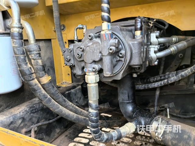 液壓泵斜45?左（大件艙室）