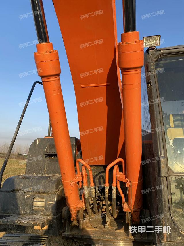 大臂油缸整體?豎拍（工作和回轉(zhuǎn)裝置）