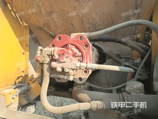 液壓泵斜45?右(大件艙室) 液壓泵斜45?右(大件艙室)