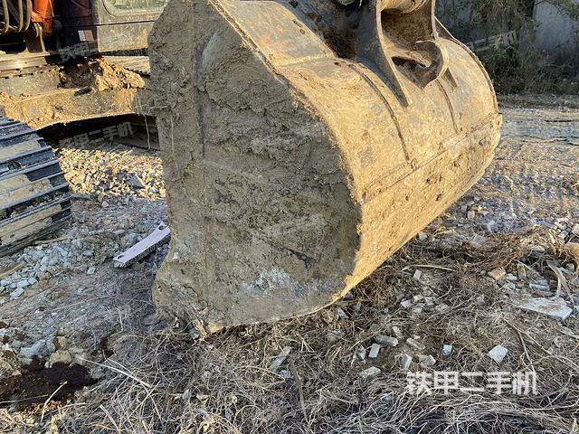 鏟斗右后整體（工作和回轉(zhuǎn)裝置）