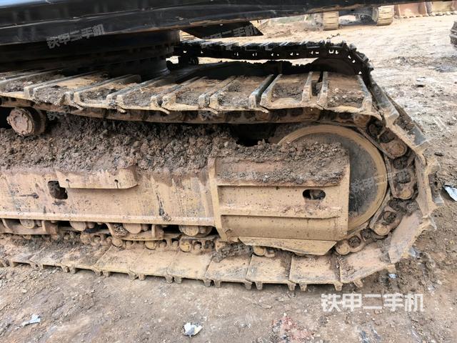 左驅(qū)動輪（行走機(jī)構(gòu)）