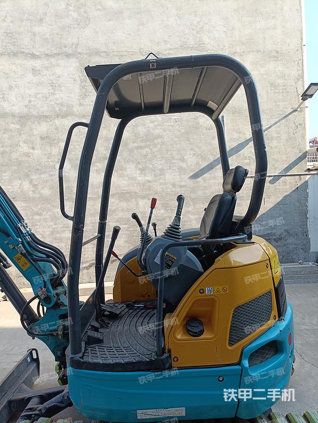 驾驶室整体（整机外观）