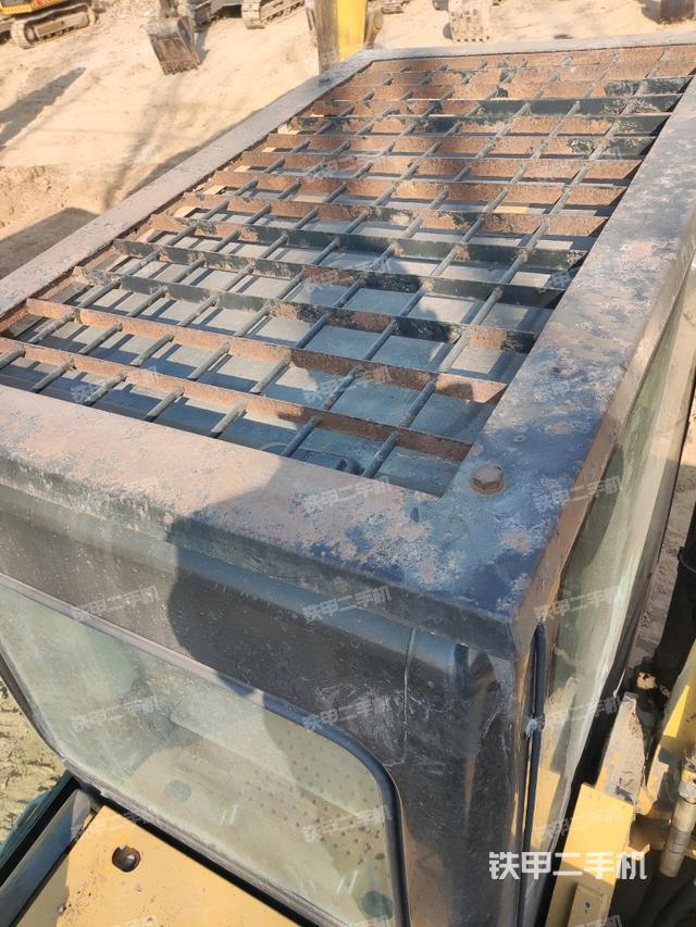 駕駛室頂部俯視（上車部件）