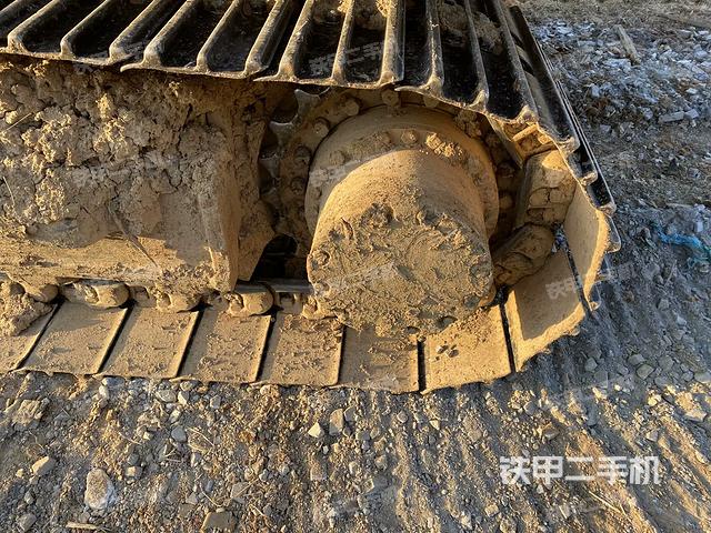 右側(cè)行走馬達蓋板（行走機構(gòu)）