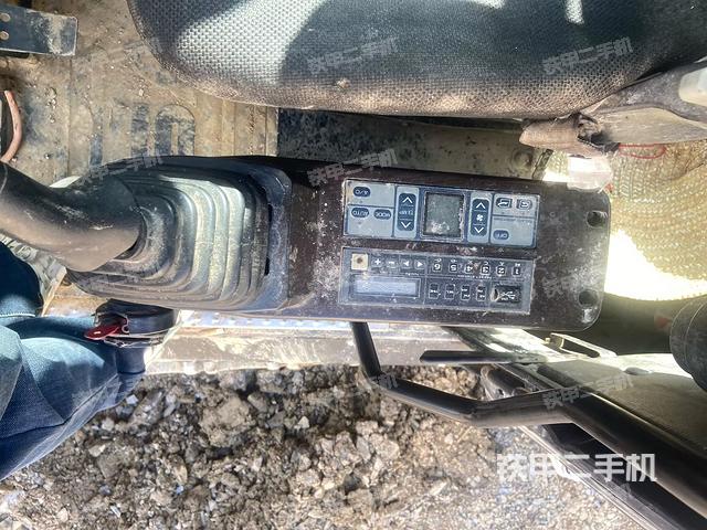 座椅左側(cè)控制臺/音響/含左手柄（駕駛室部分）