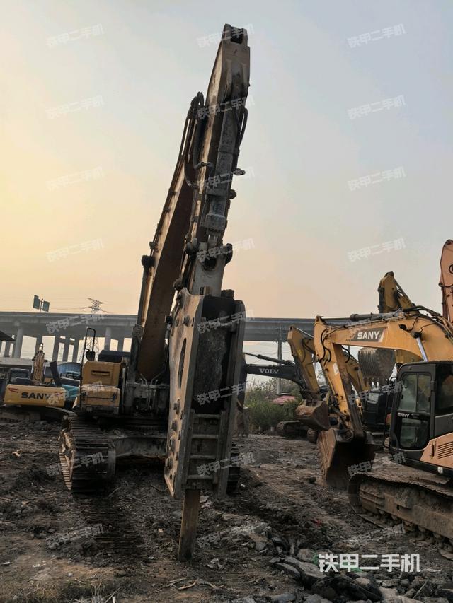 右前45(整機(jī)外觀) 右前45(整機(jī)外觀)