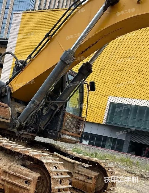 大臂油缸整體?豎拍（工作和回轉(zhuǎn)裝置）