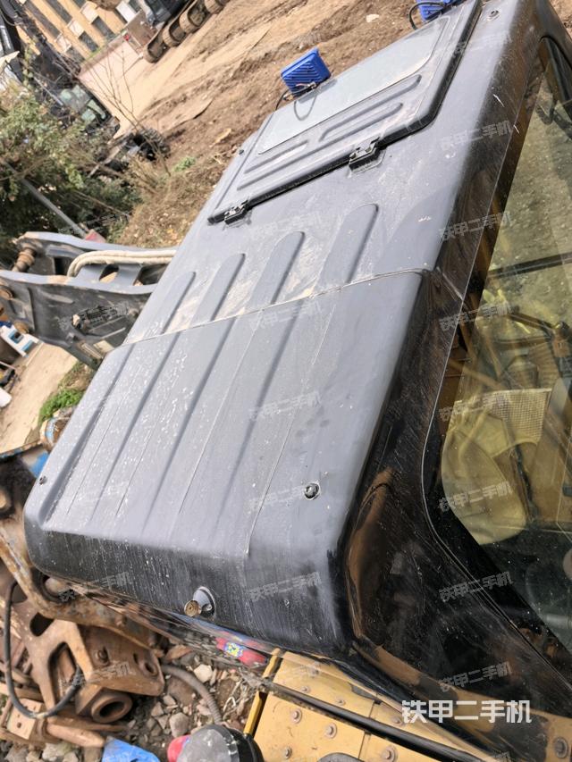 發(fā)動(dòng)機(jī)室（上車部件）