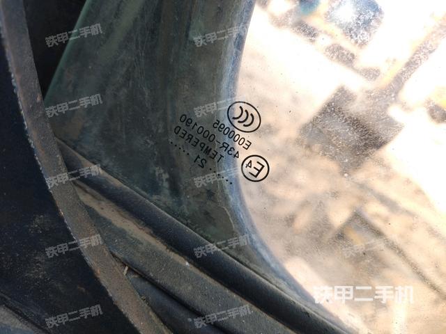 后窗玻璃角標（駕駛室部分）