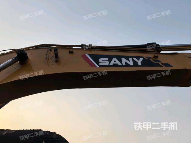 大臂油缸整體?豎拍（工作和回轉(zhuǎn)裝置）