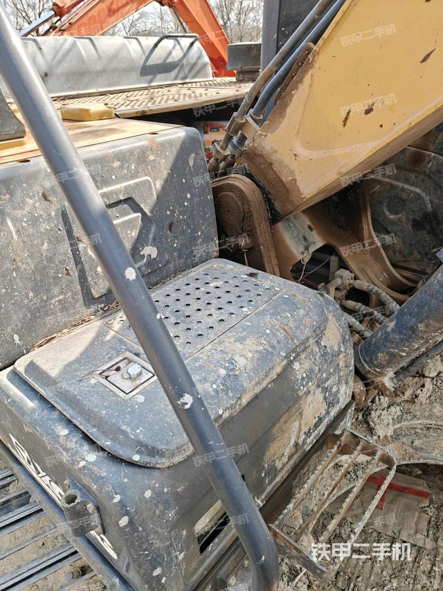 大臂根部?斜視（工作和回轉(zhuǎn)裝置）