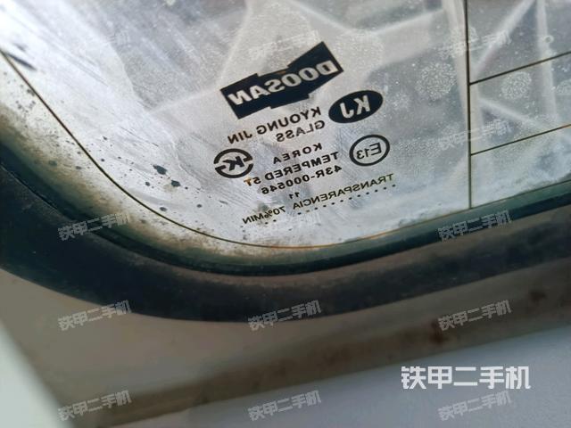 后窗玻璃角標（駕駛室部分）