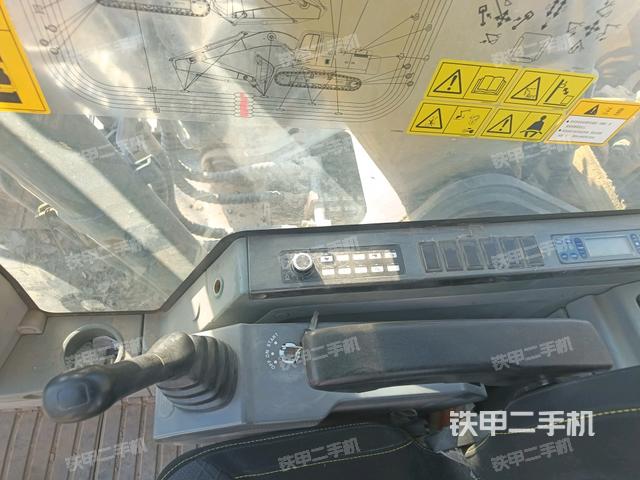 座椅右侧控制台/钥匙门/油门/含右手柄（驾驶室部分）