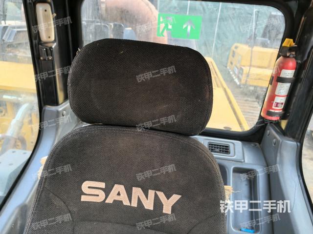 后窗玻璃角標(biāo)（駕駛室部分）