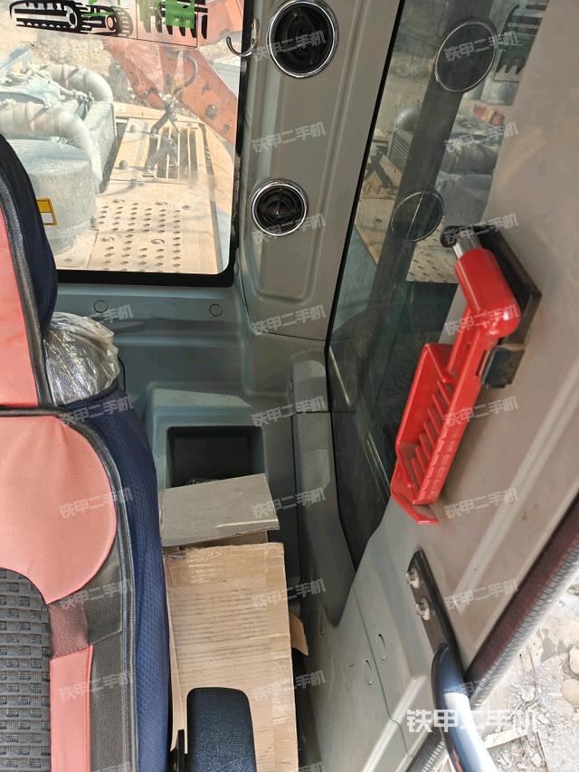 后窗玻璃角標(biāo)（駕駛室部分）