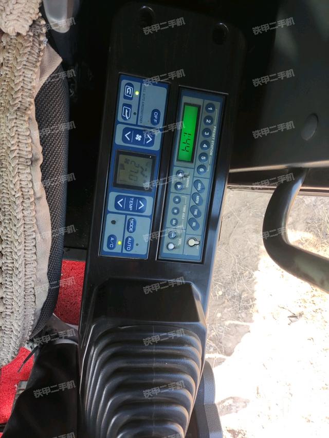 座椅左側(cè)控制臺/音響/含左手柄（駕駛室部分）