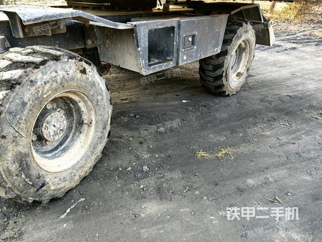 左側(cè)履帶整體?(行走機(jī)構(gòu)) 左側(cè)履帶整體?(行走機(jī)構(gòu))