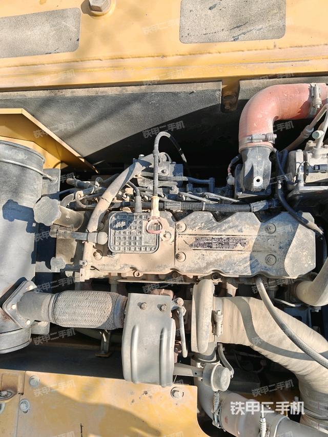 發(fā)動(dòng)機(jī)室（上車(chē)部件）