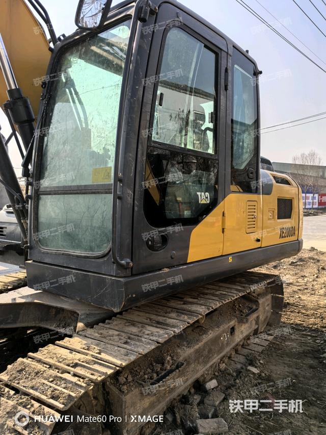 左后方玻璃角標(biāo)（駕駛室部分）