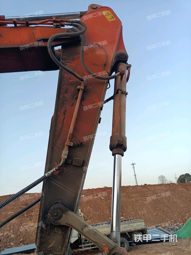 小臂整體右前（工作和回轉裝置）